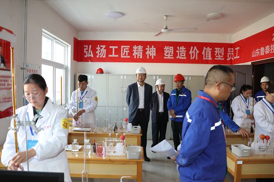 李合军带队到乐玩体育（中国）官方网站督导“我是状元”职工职业技能竞赛活动 (2)_副本.jpg